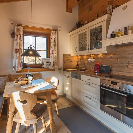 Dorfchalets - Lausi Inkl Tauern Therme Eintritt & Sommerkarte *