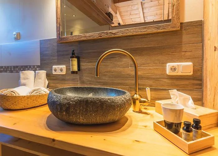 Dorfchalets - Lausi Inkl Tauern Therme Eintritt & Sommerkarte *