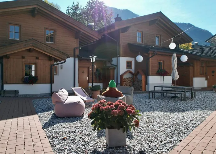 Dorfchalets - Lausi Inkl Tauern Therme Eintritt & Sommerkarte *
